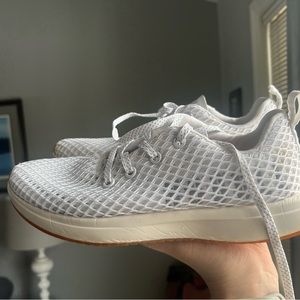 No Bull White and cream Runners